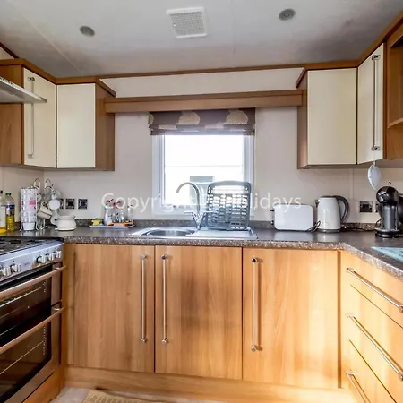 Lovely Caravan For Hire With Decking At Skipsea Sands In Yorkshire Ref 41015Wf Barmston Exterior photo