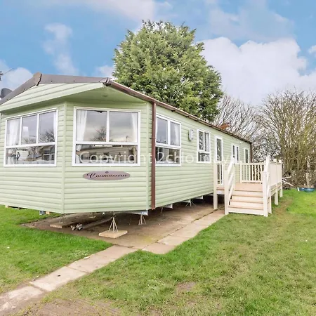 Lovely Caravan For Hire With Decking At Skipsea Sands In Yorkshire Ref 41015Wf Barmston Exterior photo