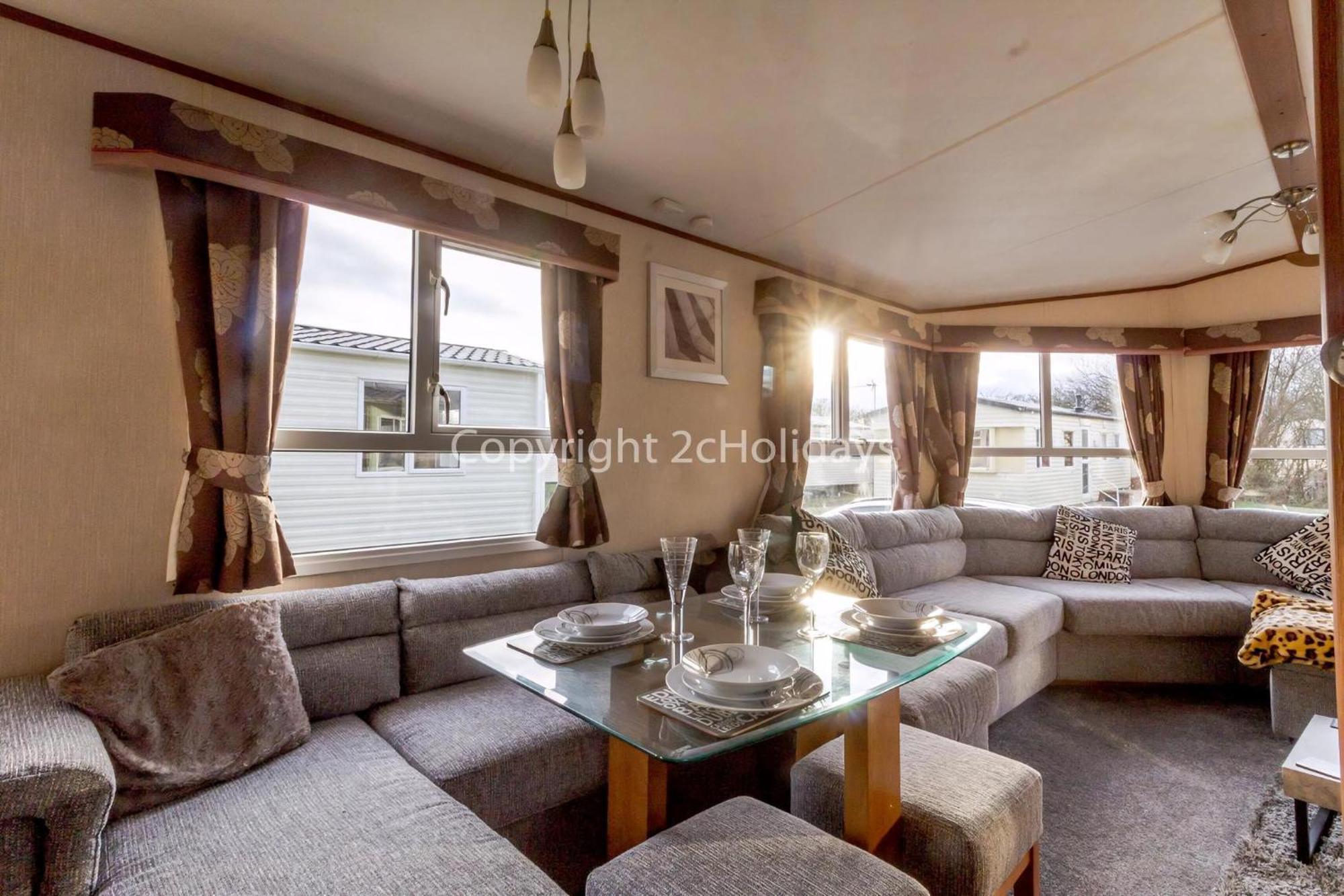Campsite Lovely Caravan For Hire With Decking At Skipsea Sands In Yorkshire Ref 41015wf