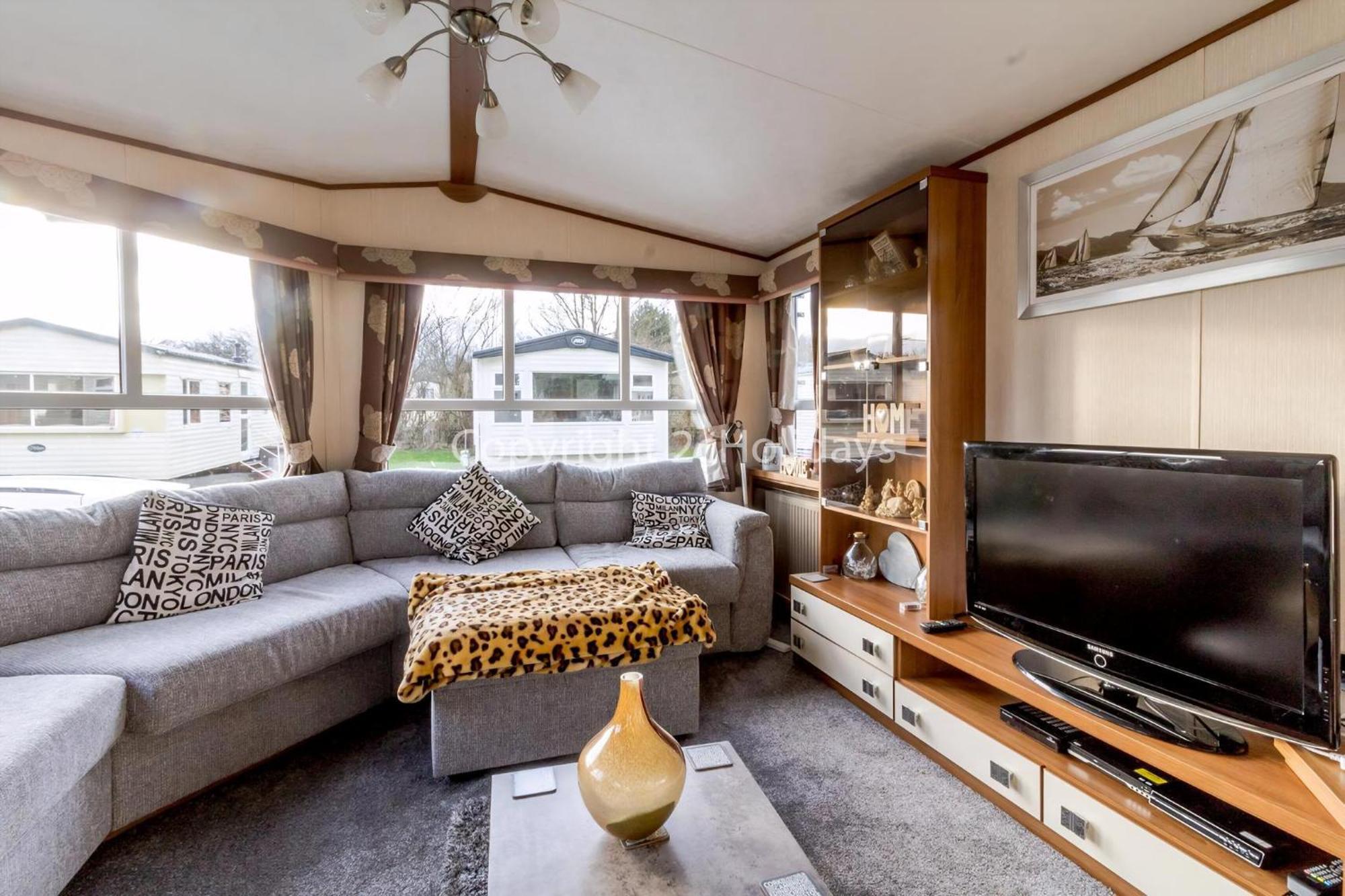 Campsite Lovely Caravan For Hire With Decking At Skipsea Sands In Yorkshire Ref 41015wf Barmston